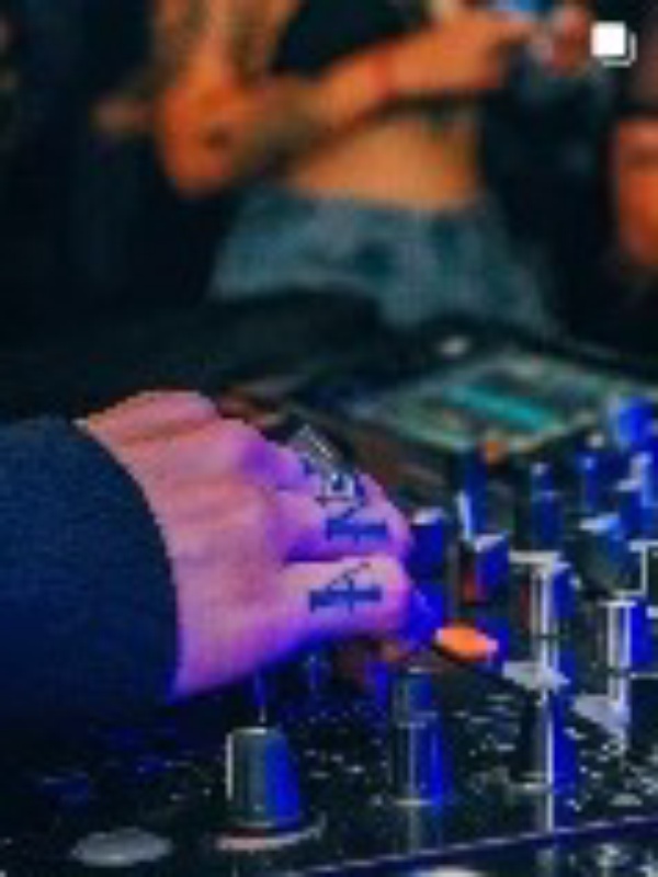 Manos en el mixer